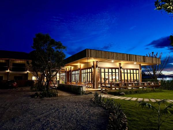 Na foto é possível ver o objeto Zenery Lake Resort localizado na cidade de Bung Khong Long.