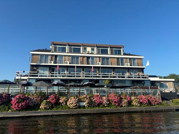 Auf dem Foto ist das Objekt Hotel aan de Linge in der Stadt Arkel zu sehen.