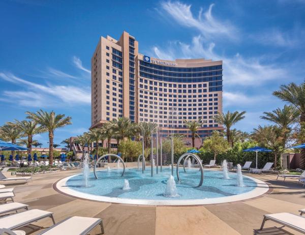 Beautiful Hotel in Desert Blue 2BD Deluxe near The Strip, Las Vegas