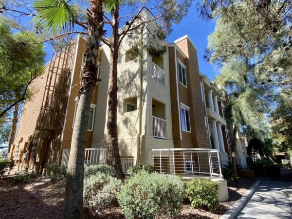 Na foto é possível ver o objeto Worldmark Tropicana Avenue 2BD localizado na cidade de Las Vegas.