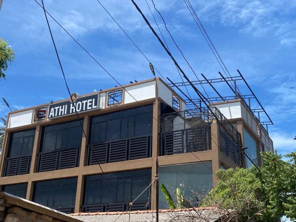 En la foto se muestra el objeto Athi Hotel ubicado en la ciudad de Talaimannar.