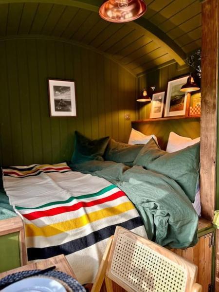 A la foto es mostra l'objecte Secret Paddock Secluded Suffolk Getaway situat a la ciutat de Hollesley.