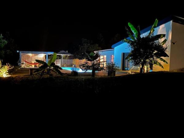 A la foto es mostra l'objecte Villa Kevin piscine, pool house et pétanque 6 à 8 personnes situat a la ciutat de Savignac.
