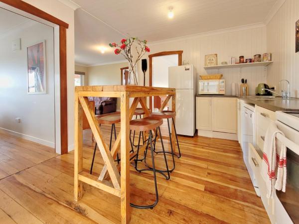 Bilde 2: Hosts on the Coast Waihi Beach Home by the Sea
