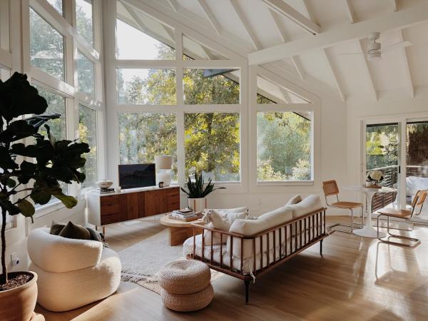 Na foto é possível ver o objeto New Alderwood Cabin Bothell 2 Beds 1 Bath localizado na cidade de Bothell.