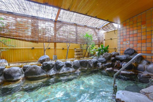 Na fotografii je vidět objekt Ooedo Onsen Monogatari Premium Atami nacházející se ve městě Atami.