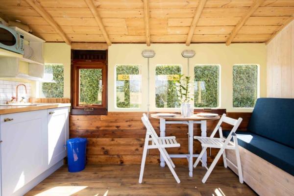 Zdjęcie 7: Unique & Comfy Remodelled Railway Carriage