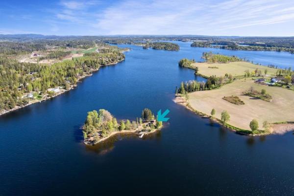 A la foto es mostra l'objecte Unique cabin on private island 35 min from Oslo situat a la ciutat de Askim.