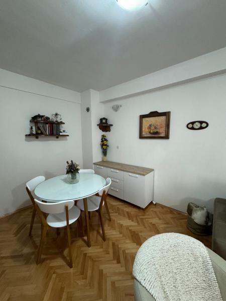 A la foto es mostra l'objecte S Apartman Ohrid situat a la ciutat de Ohrid.