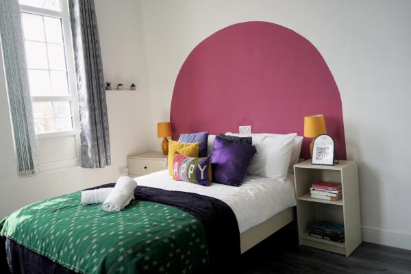 Bright and Spacious Studio in Central Birmingham, Birmingham