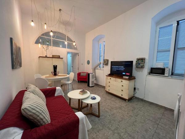 Budget-friendly 1BR in the city center, Gibraltar