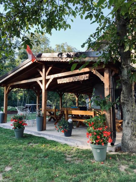 Nella foto è visibile l'oggetto Maciejówka Gospodarstwo Agroturystyczne situato nella città di Poddębice.