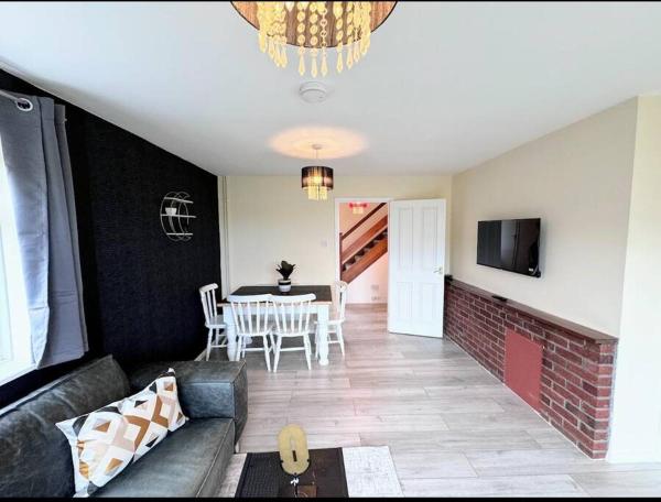 A la foto es mostra l'objecte Folkstone Luxury Spacious House situat a la ciutat de Folkestone.