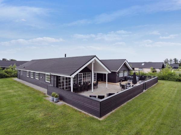 18 Person Holiday Home In Nørre Nebel - Denmark