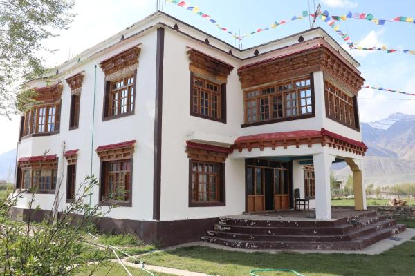 A la foto es mostra l'objecte Hotel Tserap View situat a la ciutat de Silapi.