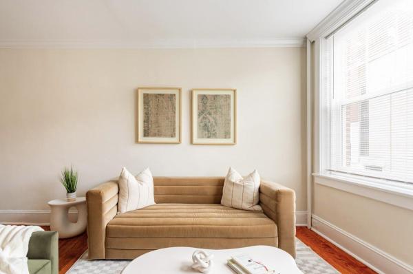 A la foto es mostra l'objecte Dreamy 2BR in Downtown Princeton situat a la ciutat de Princeton.