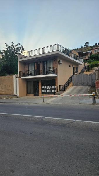 照片显示了位于Mtskheta市的Guesthouse K2 #1物件。