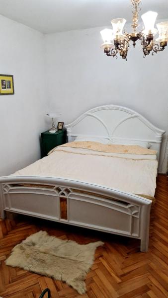 På billedet ses objektet Antique Apartman beliggende i byen Crkvine.