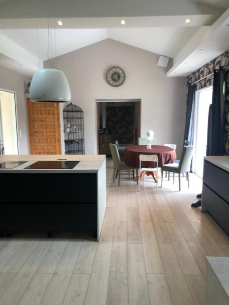 A la foto es mostra l'objecte Maison calme situat a la ciutat de Rousson.