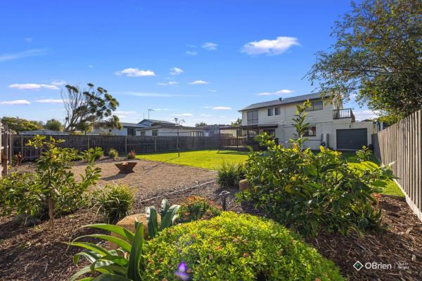 The photo shows the Seashell Rina Cape Woolamai Phillip Island located in the city of Cape Woolamai.