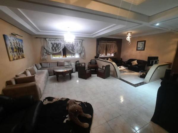 A la foto es mostra l'objecte Superbe appartement luxueux pour familles situat a la ciutat de Kenitra.