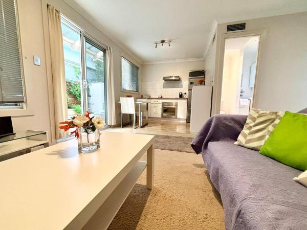 Na fotografii je vidět objekt Urban Oasis Townhouse East Perth nacházející se ve městě Perth.