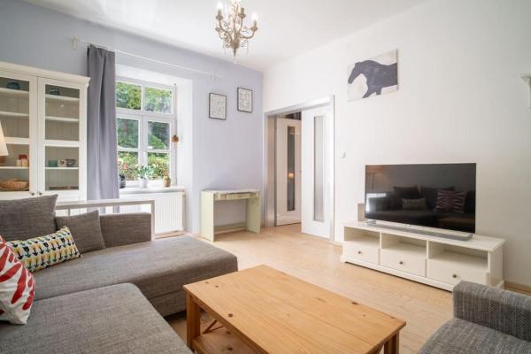 Cozy 2-bedroom Apartment - Bratislava