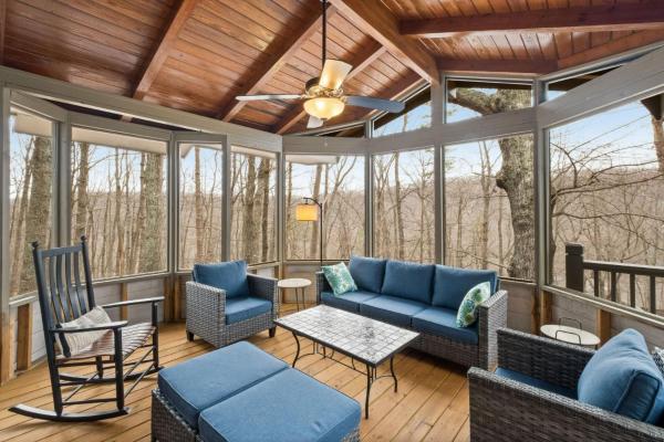 Na zdjęciu widoczny jest obiekt Home Sweet Gnome - Wooded serenity in Big Canoe położony w mieście Jasper.