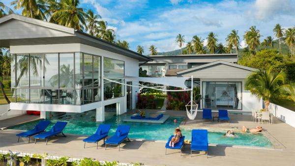 På billedet ses objektet Luxurious Beachfront Five Bedrooms Bella Samui Beach Villa beliggende i byen Ban Phang Ka.