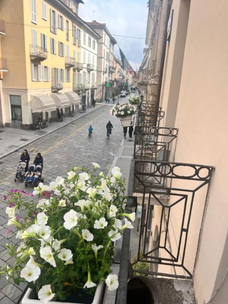 Op de foto is het object civico59 te zien, gelegen in de stad Pavia.