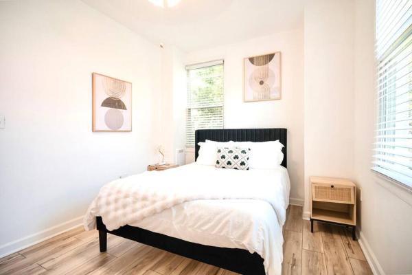 Billede 2: 2BR Boho Chic Duplex, Savannah - Near Tybee Island!