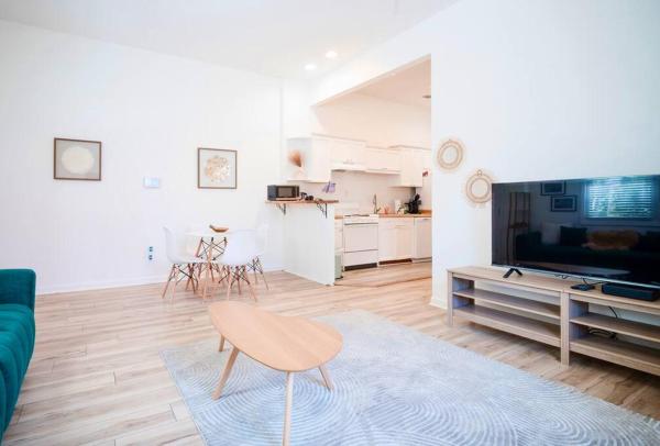 Billede 5: 2BR Boho Chic Duplex, Savannah - Near Tybee Island!