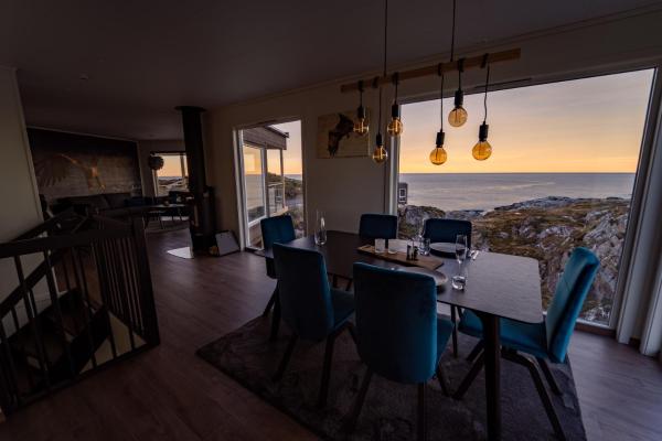 På billedet ses objektet Runde Panorama - Ørneredet beliggende i byen Kvalsvik.