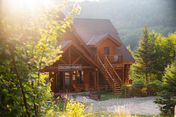 Kuvassa näkyy kohde Auberge Couleurs de France, joka sijaitsee kaupungissa Duhamel.