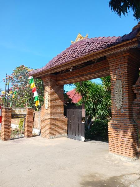 A la foto es mostra l'objecte Danny juljol homestay situat a la ciutat de Madawa.