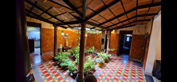 Na zdjęciu widoczny jest obiekt Kochi guest house położony w mieście Elūr.