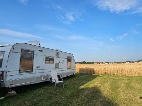 Deluxe Oase Der Ruhe - Wohnwagen Im Kornfeld - Slowenien