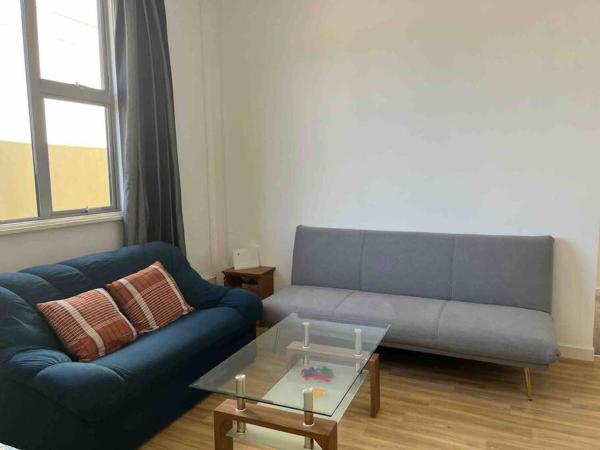 Na zdjęciu widoczny jest obiekt Sunny apartment in central Karori położony w mieście Northland.