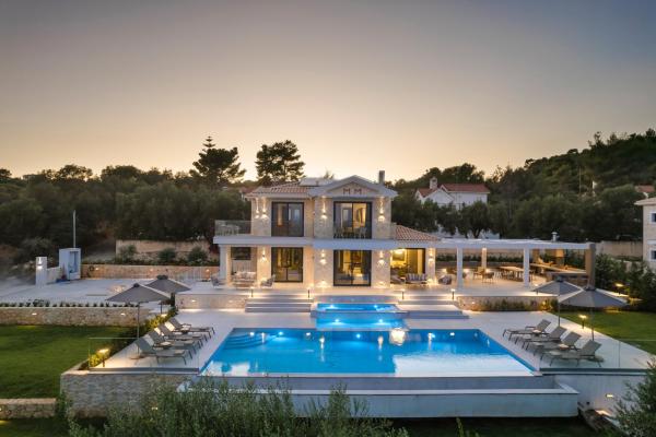 På billedet ses objektet Brand new luxury Villa - Marie's Happy Place beliggende i byen Kefallonia.