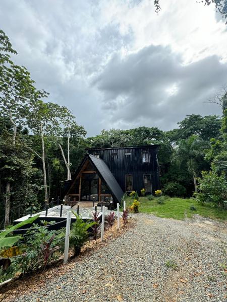 A la foto es mostra l'objecte Villa Eco Alpina situat a la ciutat de Camarón.