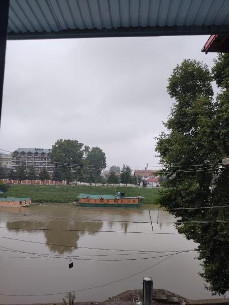 A la foto es mostra l'objecte The Qulsum Homestay situat a la ciutat de Srinagar.