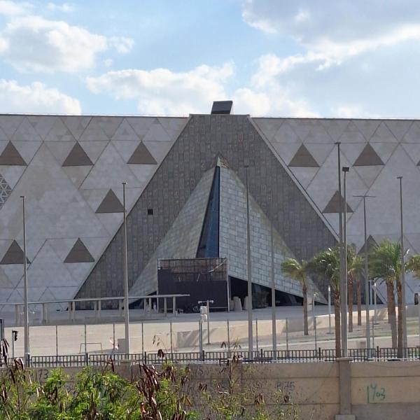 Foto 3: 10 شارع حدائق الاهرام القديمة أمام المتحف المصرى الكبير طريق مصر اسكندرية الصحراوى