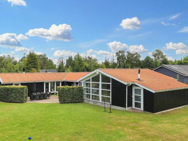 14 person holiday home in Væggerløse-By Traum, Marielyst