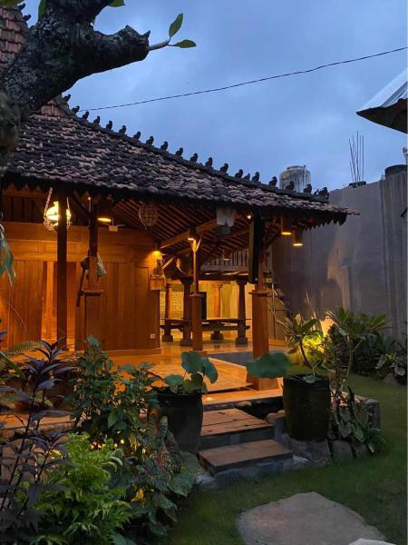 På billedet ses objektet Joglo Breeze Guesthouse and Villa beliggende i byen Tabanan.