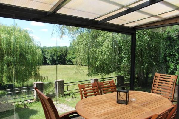 Na zdjęciu widoczny jest obiekt Au coeur de la nature et des chevaux avec jacuzzi Sauna położony w mieście Etting.