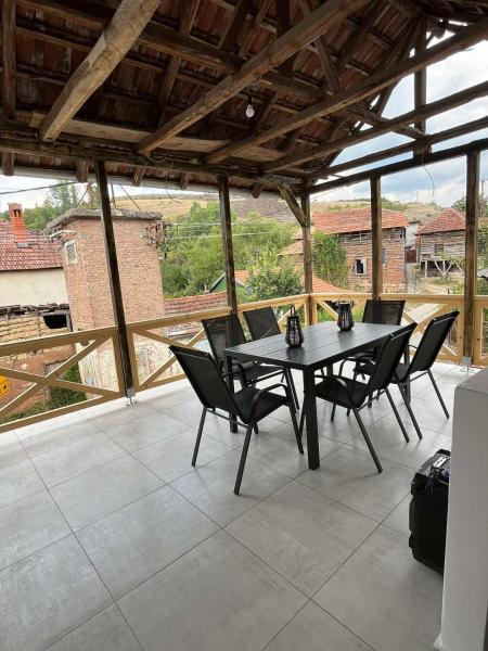 A la foto es mostra l'objecte Miljaca situat a la ciutat de Crnoklište.