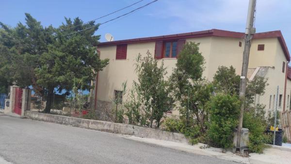 På bilden syns objektet Villa Matassa 4 appartamenti vista mare in San Menaio som ligger i staden San Menaio.