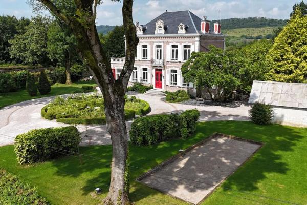A la foto es mostra l'objecte Manoir aux roses, gîte 15 personnes avec Spa situat a la ciutat de Zouafques.