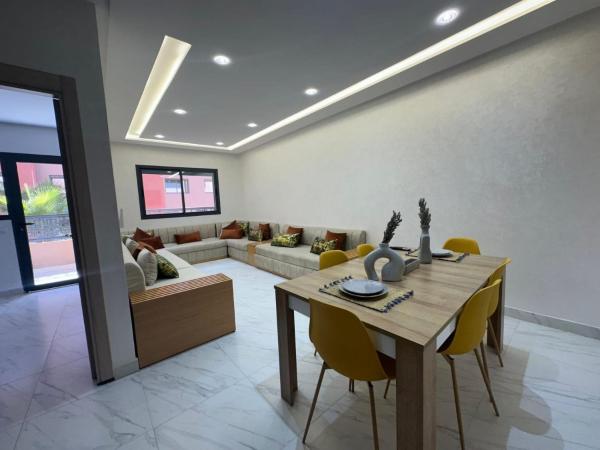 Na fotografii je vidět objekt Appartement avec piscine nacházející se ve městě Marakéš.