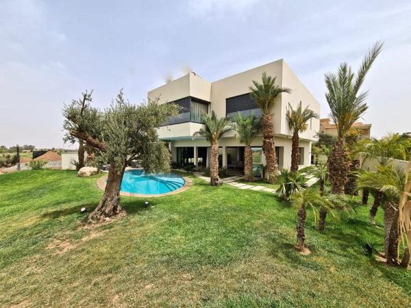 På billedet ses objektet Villa de luxe sur Golf beliggende i byen Marrakech.